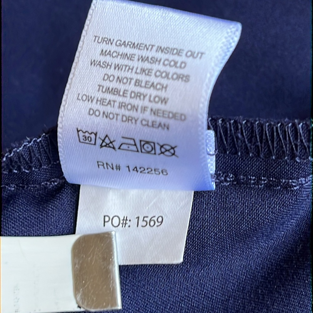 FIGS Chisec Three-Pocket Scrub Top XS - Picture 6 of 6